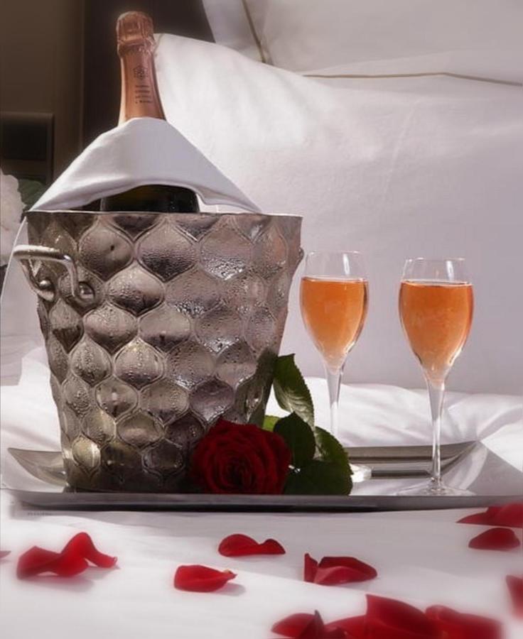 Bed and Breakfast Jacuzzi Massage Sur Rdv,Duo,Reiki,Californien, Reflexologie Plantaire, Et Bouteille Mousseux Offerte Ferolles Экстерьер фото