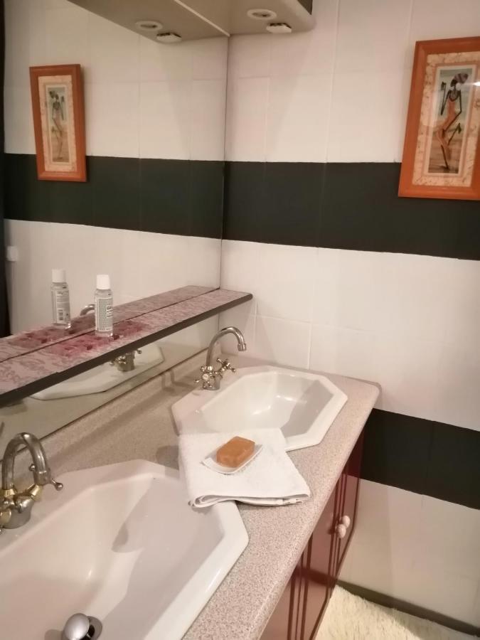 Bed and Breakfast Jacuzzi Massage Sur Rdv,Duo,Reiki,Californien, Reflexologie Plantaire, Et Bouteille Mousseux Offerte Ferolles Экстерьер фото